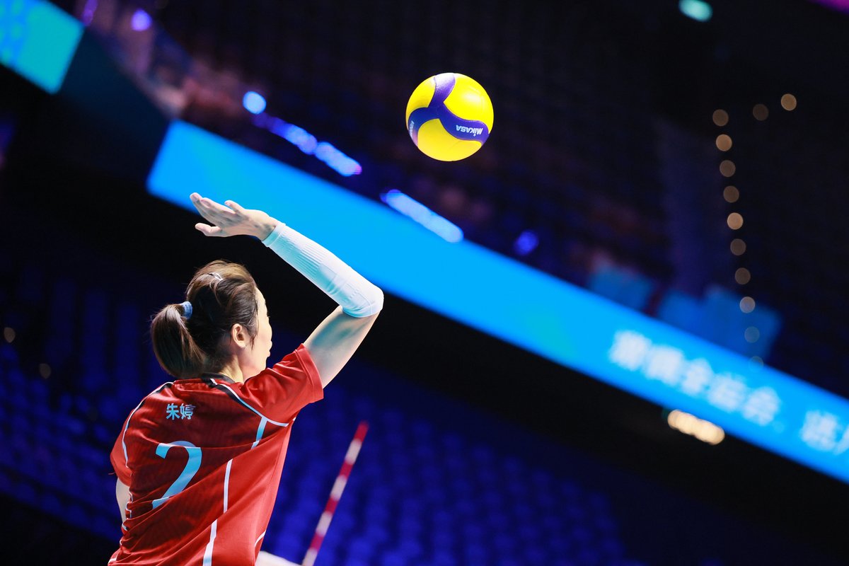 CGTNSportsScene's tweet photo. 🥹True leadership in action🏐

🗣️#ZhuTing on leading Henan to a 5-0 streak:
"The difficulty is there are no illusions—we must take it match by match, preparing for the next right away. Studying opponents daily is exhausting but necessary to win."

#NationalGames @volleytrails https://t.co/v79lTlSdFc