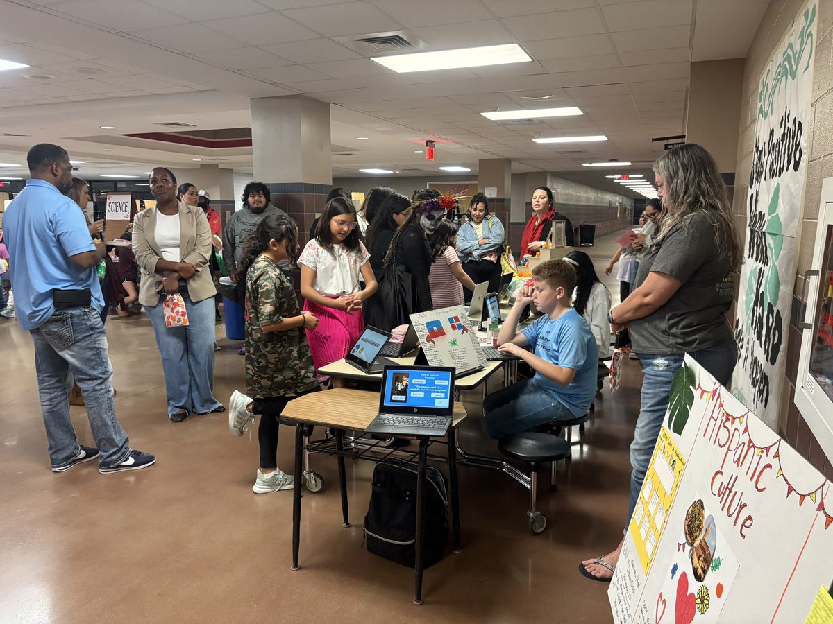 Multilingual night was a great success! Thank you to our very own Mrs. Keogh and Mrs. Scott for helping facilitate door prizes and stations for the event. 

Go, Coogs!