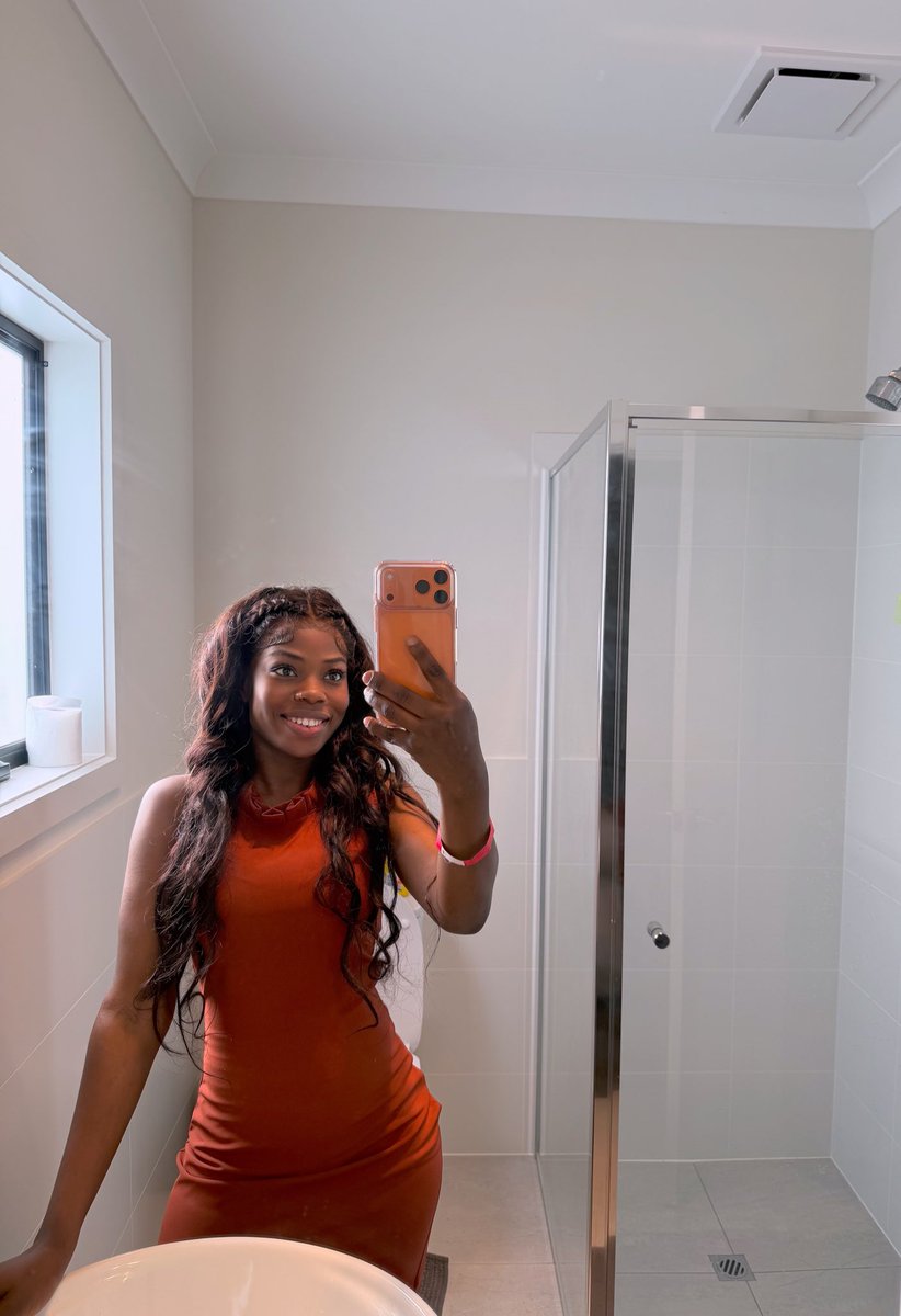 Voices in my head scream Goddess🧡