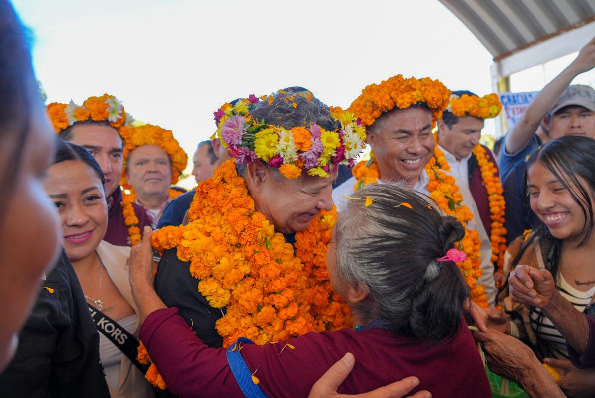 juliomenchaca_'s tweet image. Llevamos apoyo directo a las familias de la localidad de Hueyapa en Tlanchinol, con la entrega de equipos y suministros agrícolas, para impulsar la recuperación de la comunidad tras las lluvias.

#HidalgoUnido
#PrimeroElPueblo