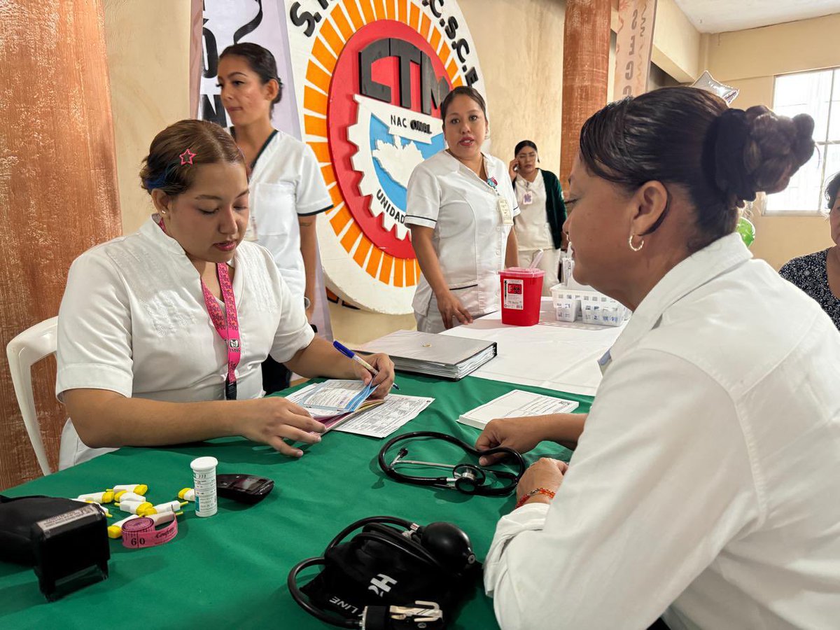 IMSSGro's tweet photo. 💚👩‍⚕️ Con gran participación se llevó a cabo la Tercera Feria de la Salud del #IMSSGuerrero en Zihuatanejo, dentro de las instalaciones de la CTM y con la asistencia de sus afiliados. https://t.co/RsUdD3GhPB