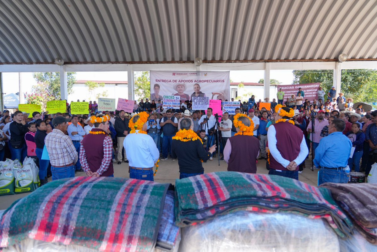 juliomenchaca_'s tweet image. Llevamos apoyo directo a las familias de la localidad de Hueyapa en Tlanchinol, con la entrega de equipos y suministros agrícolas, para impulsar la recuperación de la comunidad tras las lluvias.

#HidalgoUnido
#PrimeroElPueblo