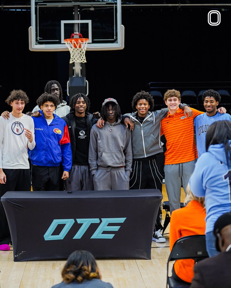 Dreams coming true 💯 Congrats to the 8 players who signed today ✍️ 

Taylen Kinney- Kansas
Adam Oumiddoch- St Johns
Parker Robinson- Oklahoma St
Moustapha Diop- Georgia Tech
Styles Clemmons- Utah
Peyton Miller- George Mason
Marcus Gillespie- Omaha
Trae Nunn- Columbia