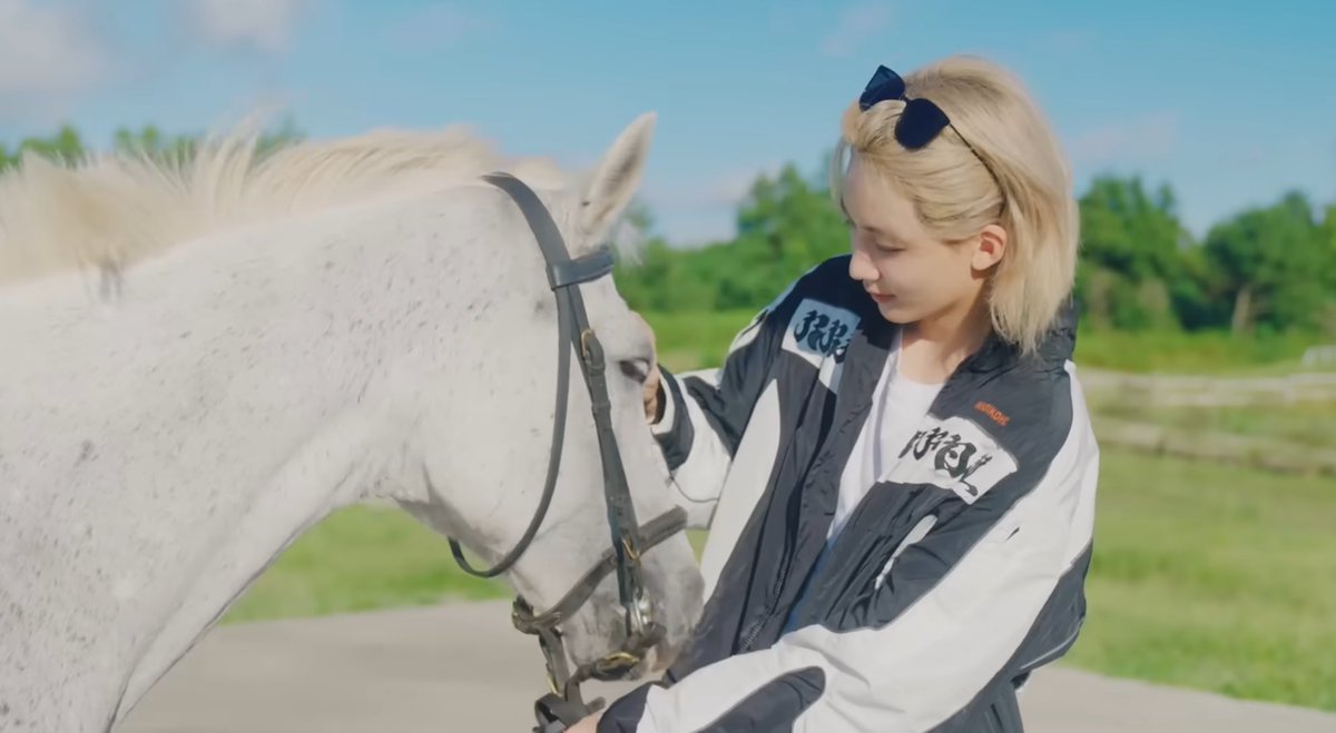 this is getting ridiculous, here’s a picture of jeonghan with a horse from a trip