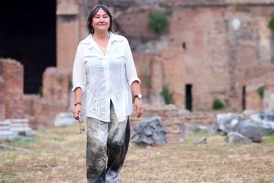 AidaBSanchez's tweet photo. Considerada por algunos la escritora británica más importante de su generación...
"'#Gliff', de #AliSmith: entra la urgencia, sale la complejidad"https://t.co/z5wdr1MsD8 @Patricio_Pron @babelia_elpais https://t.co/VTFMX5aTcL