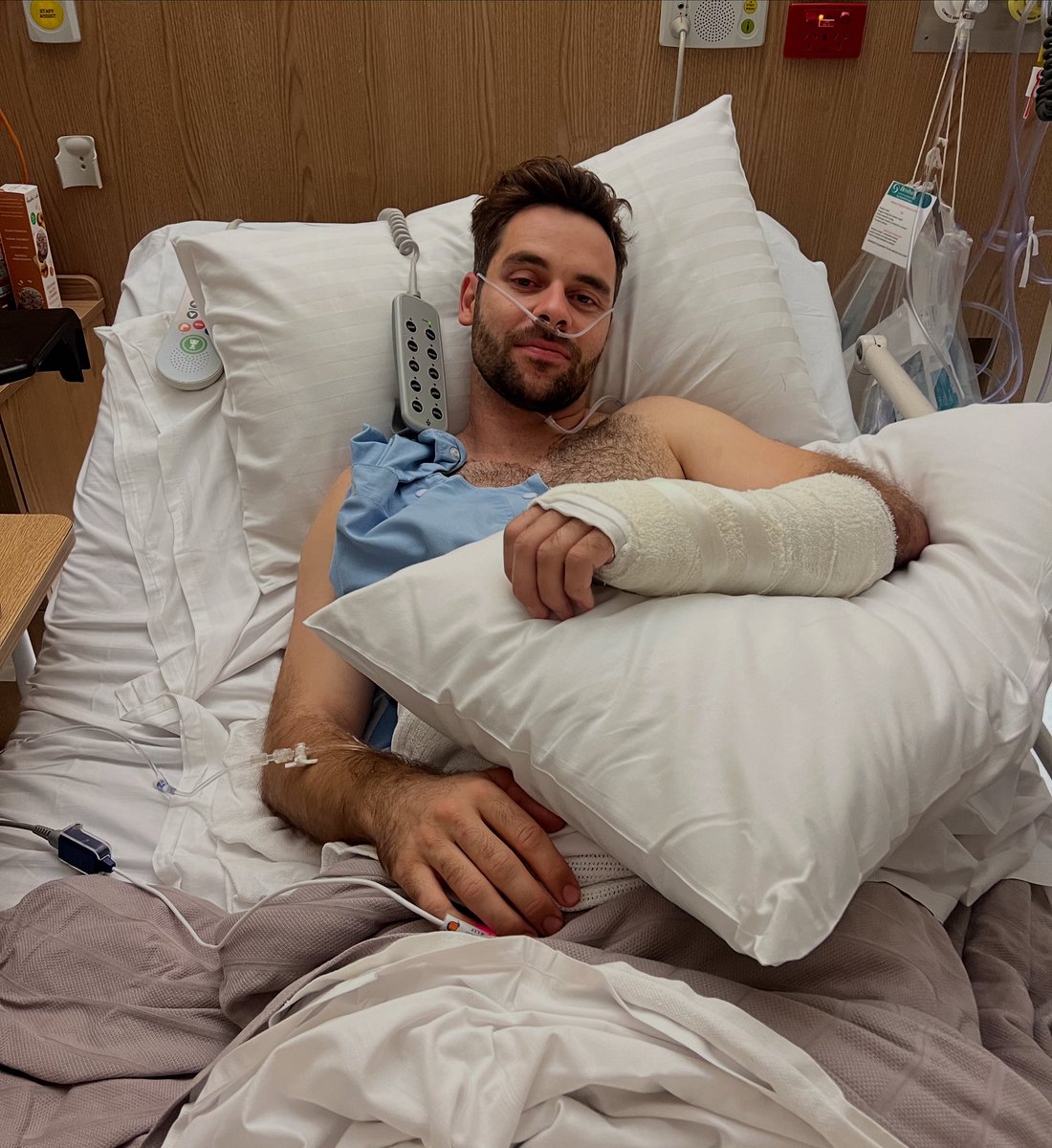 Back in Aus and got @dr_steveandrews on the job. Surgery is done, now it’s time to recover.