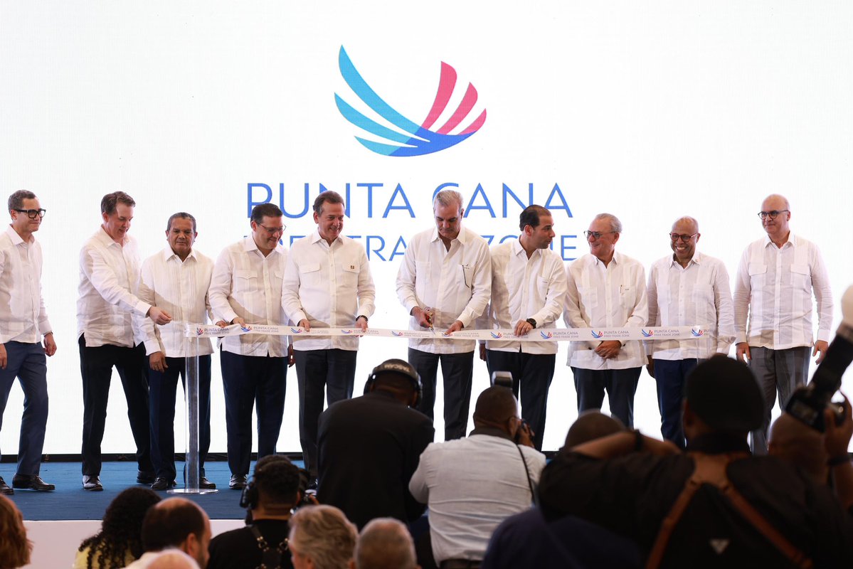La inauguración de Punta Cana Free Trade Zone, marca un nuevo capítulo en el desarrollo económico y tecnológico de la región Este y de toda la República Dominicana. 🇩🇴

Hoy acompañamos al presidente <a href="/luisabinader/">Luis Abinader</a> en la apertura de este proyecto visionario del Grupo Punta Cana,