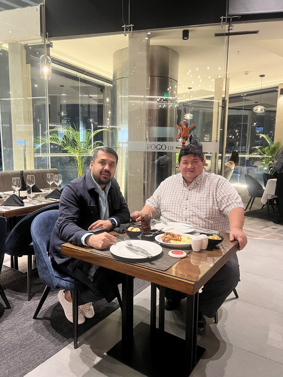 cneiro's tweet photo. Con mi amigo y socio @HRUGEL 
Celebrando un cierre más, otra meta cumplida y una amistad que sigue creciendo 💪🏻 https://t.co/fJLbGqr5Gc