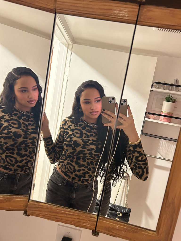 Kayla tweet media