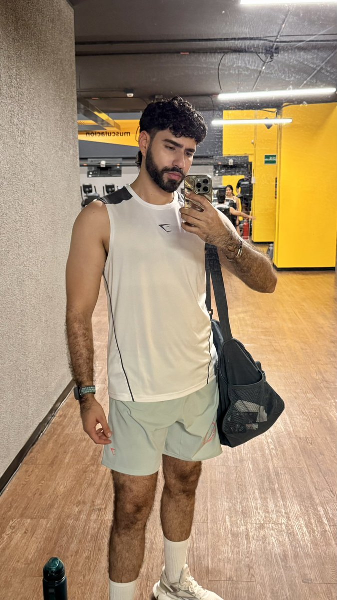 andyvelc's tweet image. 🐺