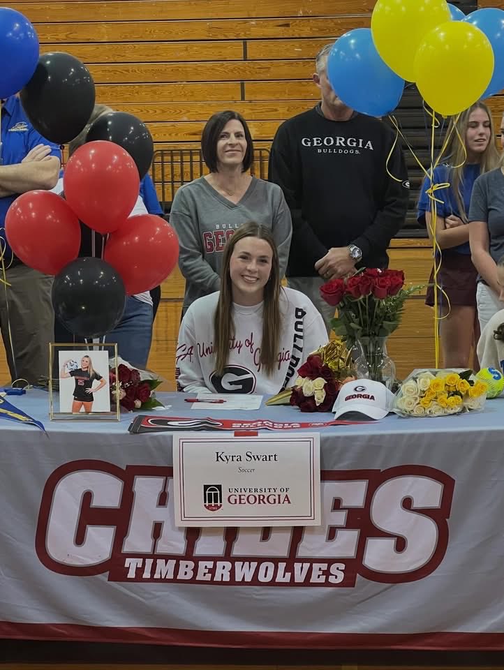 LadyTWolves's tweet image. Congrats to our very own, Kyra Swart, on signing with the Georgia Bulldogs to play collegiate soccer and to continue her academic and athletic career!! 🐶
We are so proud of you Kyra!!

#GoTimberWolves #EyesUp