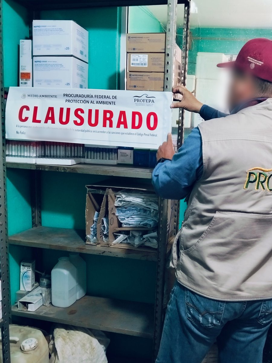 PROFEPA_Mx's tweet image. La Profepa clausuró un área de la empresa “Rancho Chelita”, en #Hidalgo, por incumplir en sus obligaciones ambientales sobre la gestión y manejo de residuos peligrosos biológico-infecciosos.
La Profepa trabaja permanentemente para que las empresas cumplan la normatividad…