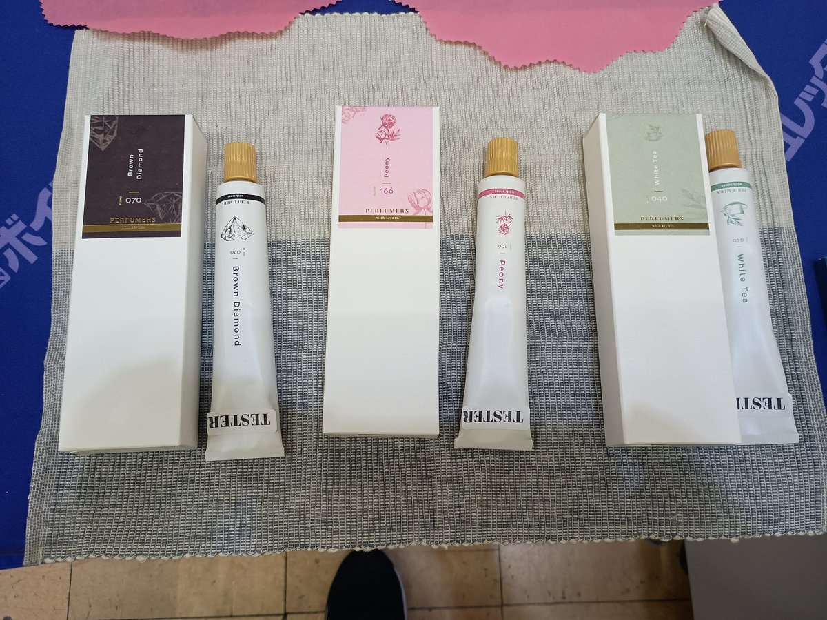 おはようございます😊
本日は姫路市の姫路商工会議所にて開催されているベンハウスさんの展示会に出展しております☺️

PERFUMERSハンドクリームの新作も本日デビューしております🥰