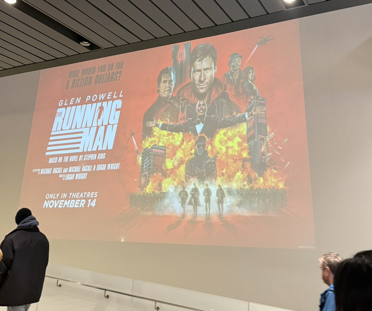 seated w/ <a href="/hackermanjoe/">joe 🇱🇧</a> <a href="/lucam8a/">luca</a> and a few others