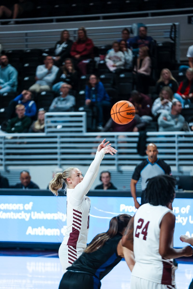 Quite the duo 😏

<a href="/FreihoferLiz/">Liz Freihofer</a> 11 points, 2 3FGs
<a href="/kenleigh_woods3/">Kenleigh Woods</a> 10 points, 4-4 FGs

2Q | 4:55
EKU 47, UE 21