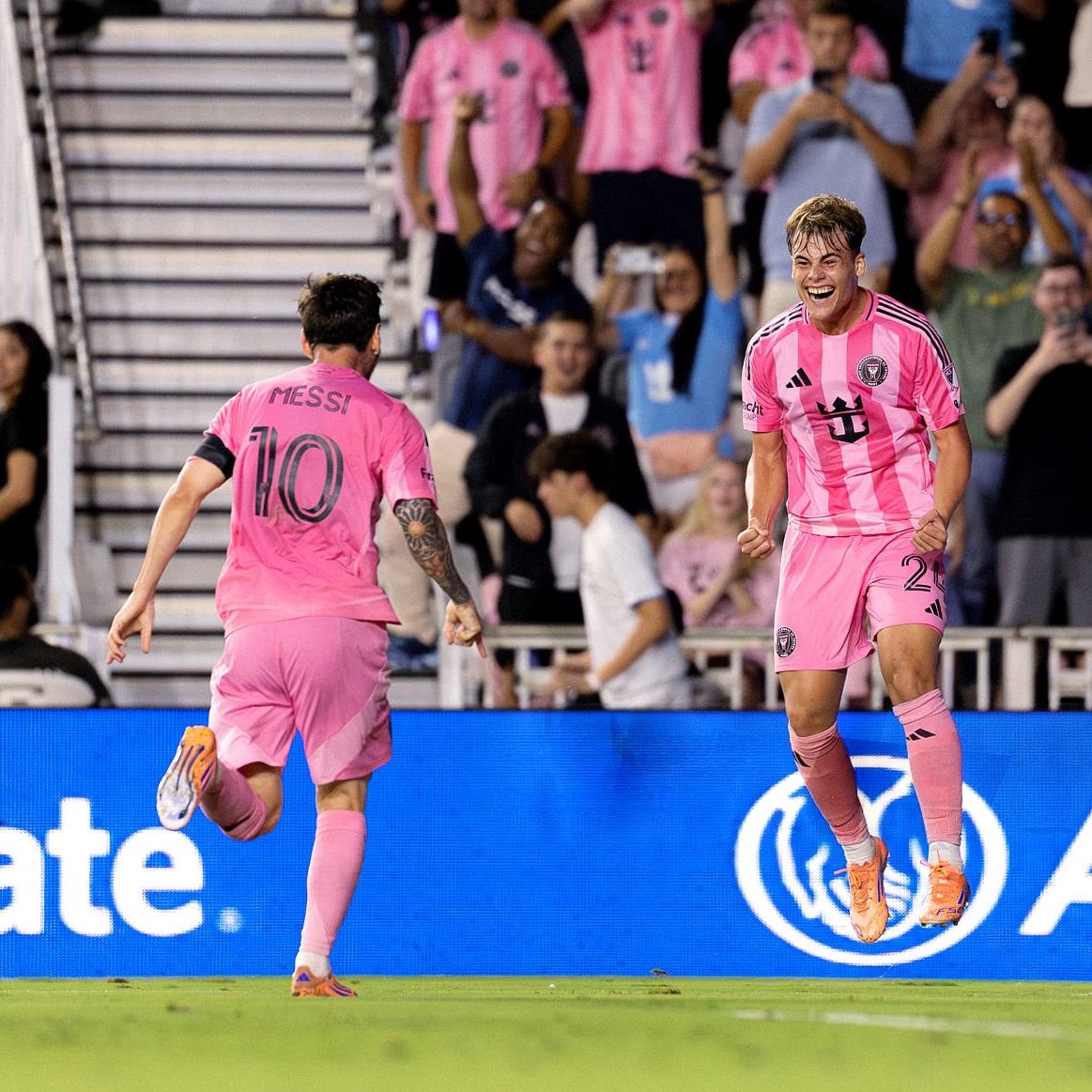 GriezmannPeach's tweet photo. Lionel Messi π celebrates goal during the MLS match versus Nashville. November 08, 2025.
#LionelMessi #InterMiami #Argentina
#Messi #MessiBooty #MessiAss #Booty #BriefLines https://t.co/ytMhR9YYqv