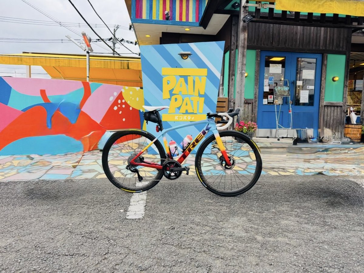 yoshikoderosa's tweet image. これが→→→こう！
iPhone📱も、消しゴムマジック使えるようになりました！😎
綺麗に消されました！🤣