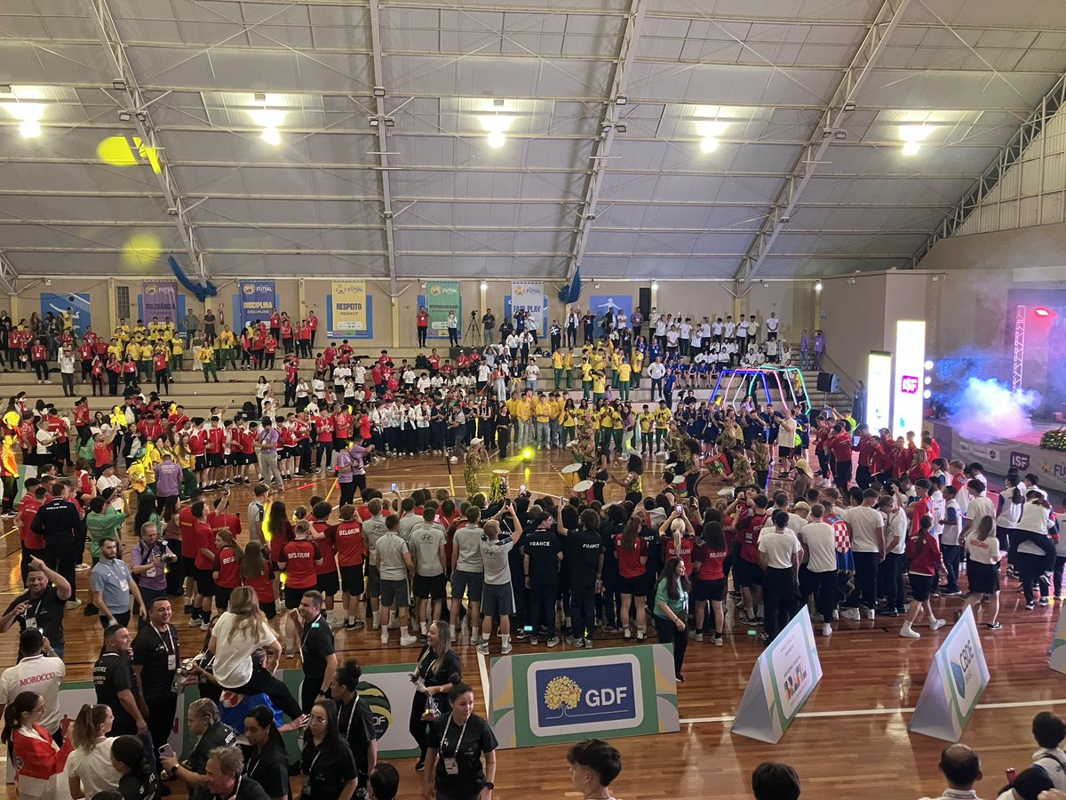 AmbHoornaertC's tweet photo. We wensen de vier Belgische teams alle succes toe in dit #ISF #WSC #Futsal2025 kampioenschap. Vive le respect et le fair-play. Que la joie de faire une équipe puisse vous menez à un grande satisfaction! https://t.co/zlbLPoHTsH