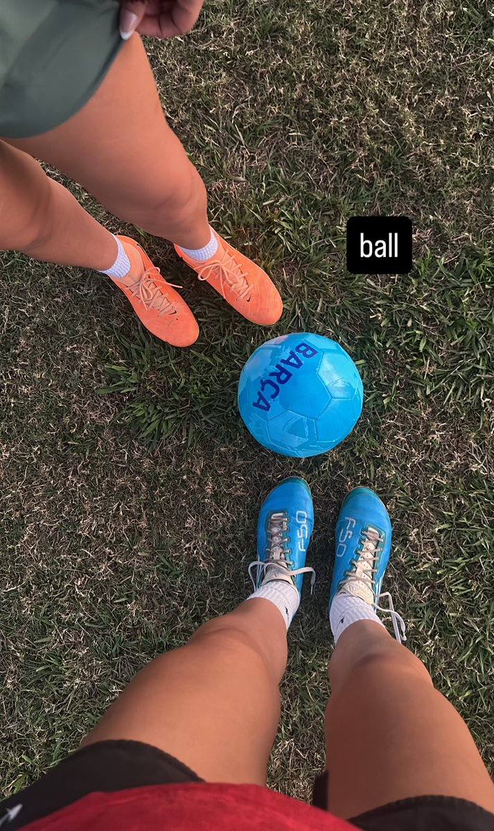 brittney ☔️ tweet media