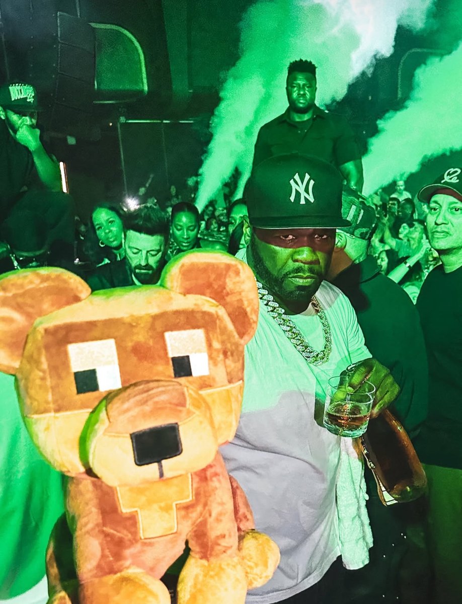 sammetax's tweet image. When I hit 10k followers I’ll give away a @doginaldogs make it happen and if u know this account I never just say 💩