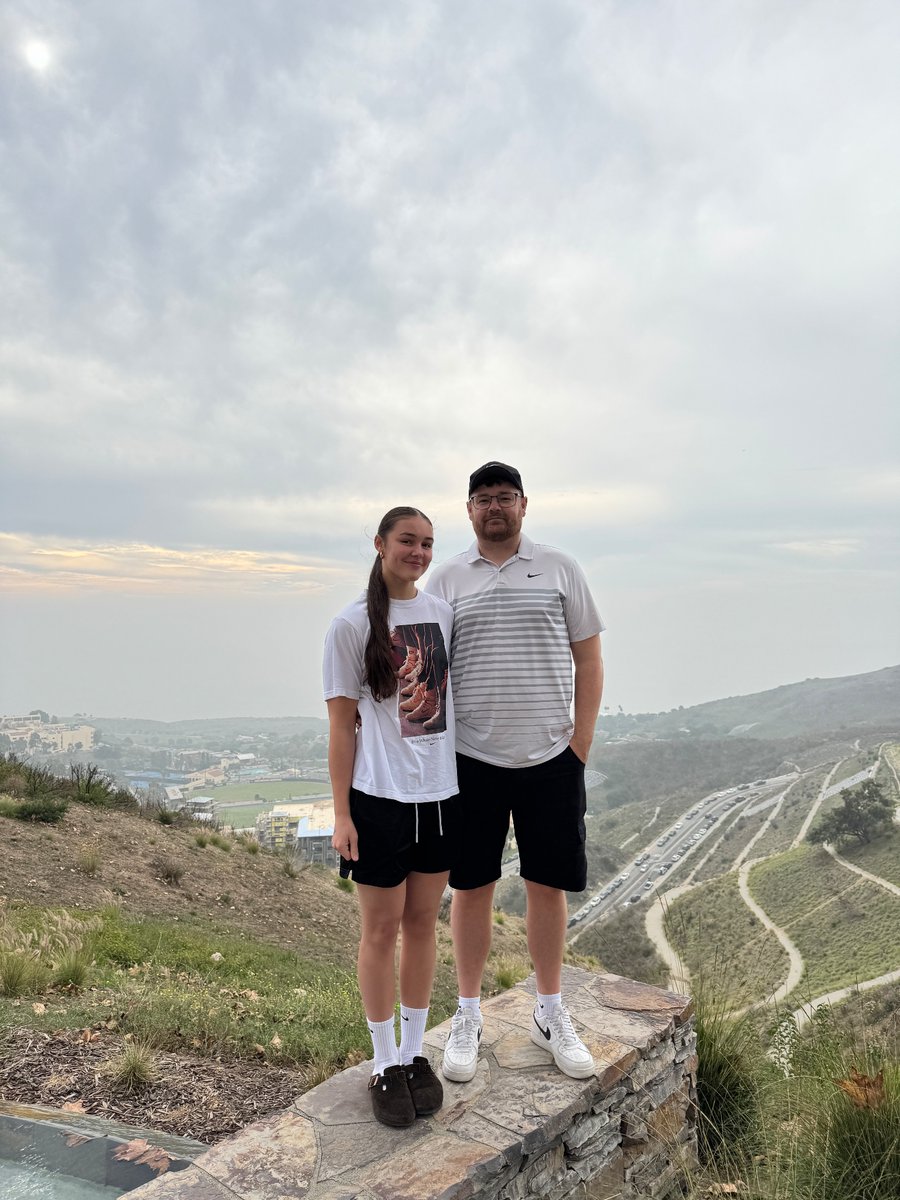 My third and final visit this trip was to see Beautiful University of Pepperdine in Malibu.
Want to say thanks to the coaches that took their whole day showing me around  and letting me join film and practice.
Campus amazing 💪
Thanks again 

Now on my way back home, long travel,