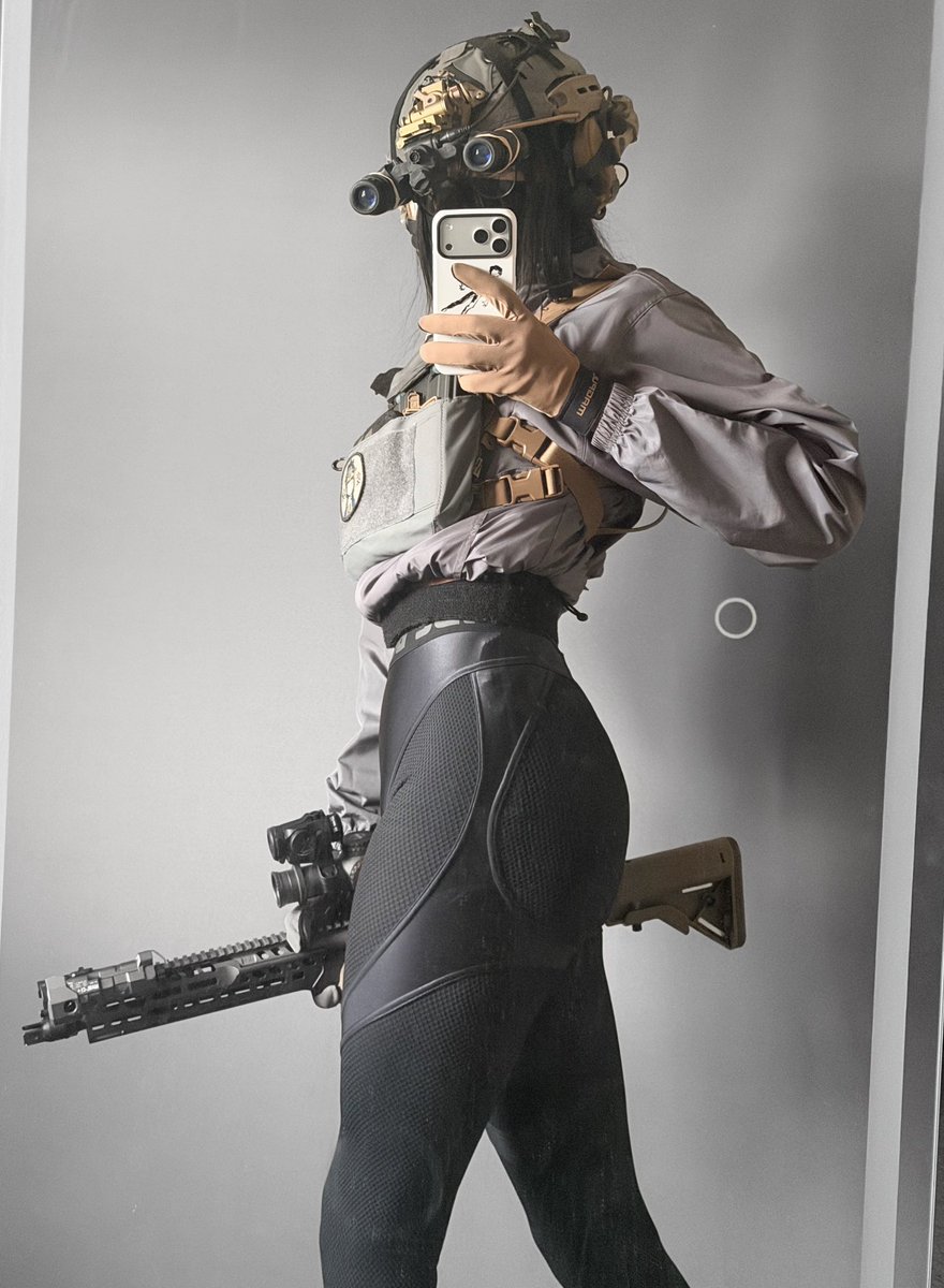 I tried to cosplay as my oc real quick