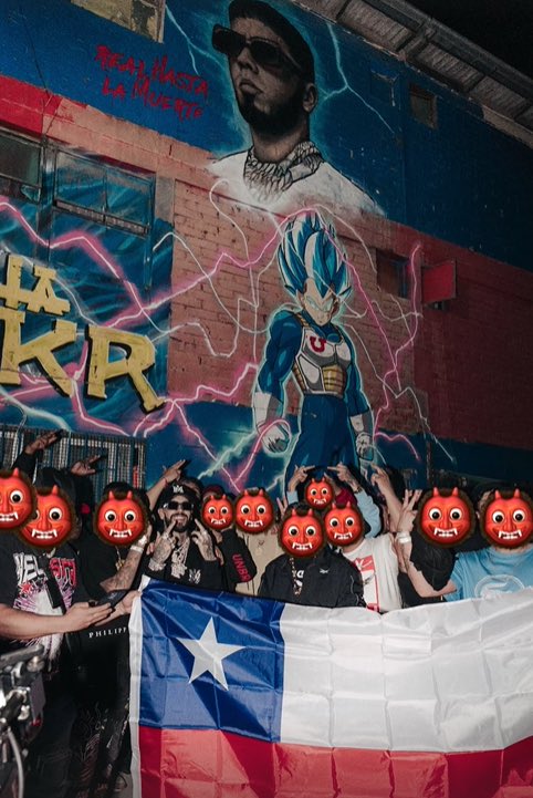 ryuommi310's tweet photo. dua lupa culia nunca serás el dios del trap https://t.co/MIgvDzLxbE