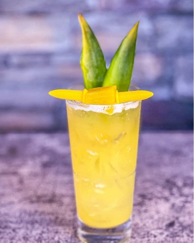 SegerstromArts's tweet image. Our friends at Claim Jumper South Coast Plaza have whipped up some ear-resistible treats in honor of Shucked: The Musical (November 11–23)! 🌽🍹 Sip on the Corn to be Wild cocktail or the A-maize-ing mocktail — the perfect pre- or … instagr.am/p/DQ-cwoxDR0O/