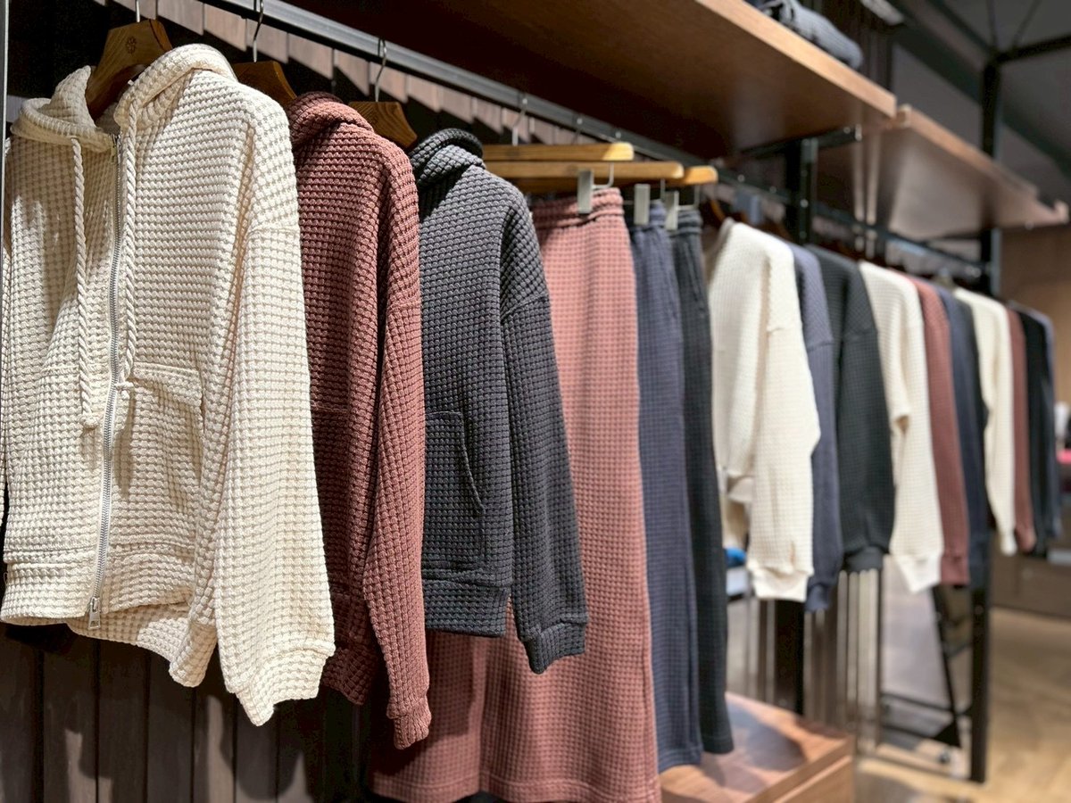 Art_meets_Life's tweet photo. SEAGREEN POP-UP STORE
■11/24(月・祝振)まで
■B館5階=プロモーションスペース
クラシックな雰囲気と現代的な洗練が融合した、長く愛用できるエレガントなスタイルを提案する〈#SEAGREEN〉が登場!
都会にも自然にも馴染む普遍的な美しさを備えたアイテムを展開しています🍂 https://t.co/gn7RcKuqXG