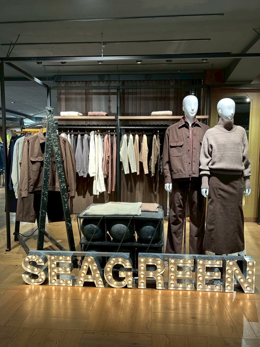 Art_meets_Life's tweet photo. SEAGREEN POP-UP STORE
■11/24(月・祝振)まで
■B館5階=プロモーションスペース
クラシックな雰囲気と現代的な洗練が融合した、長く愛用できるエレガントなスタイルを提案する〈#SEAGREEN〉が登場!
都会にも自然にも馴染む普遍的な美しさを備えたアイテムを展開しています🍂 https://t.co/gn7RcKuqXG
