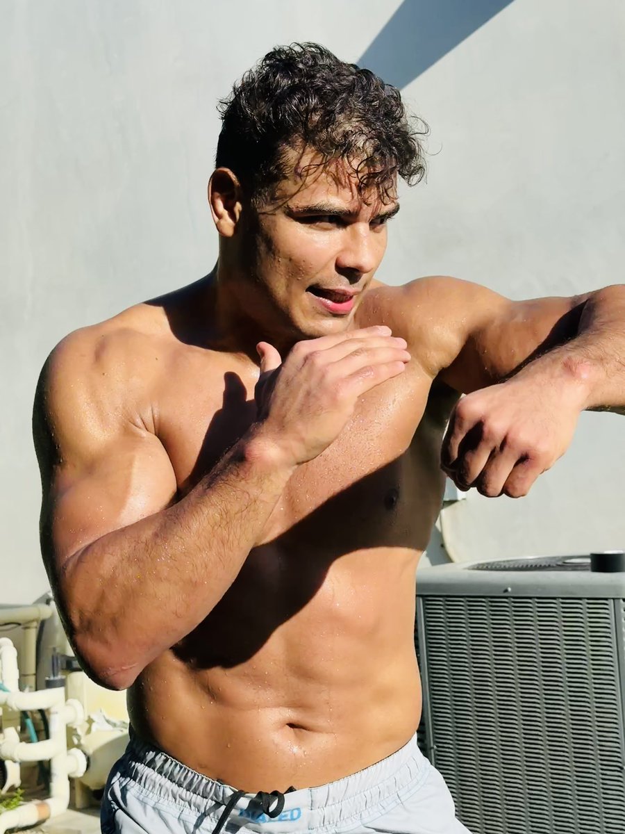 BorrachinhaMMA's tweet photo. MGTOW

✅Nice hairline 
✅>6,11
✅Hunter eyes
✅Strong &amp;Jacked
✅Carnivore diet
✅ none sunscreen 
✅sleep 10 hours daily
✅ jaw line
✅20.000 testo levels 🧃
✅unvaccinated 
✅sex every 5 hours 
✅ Giga Chad 
Nice to meet you Beta. 🤝 https://t.co/dffIMDq2LJ