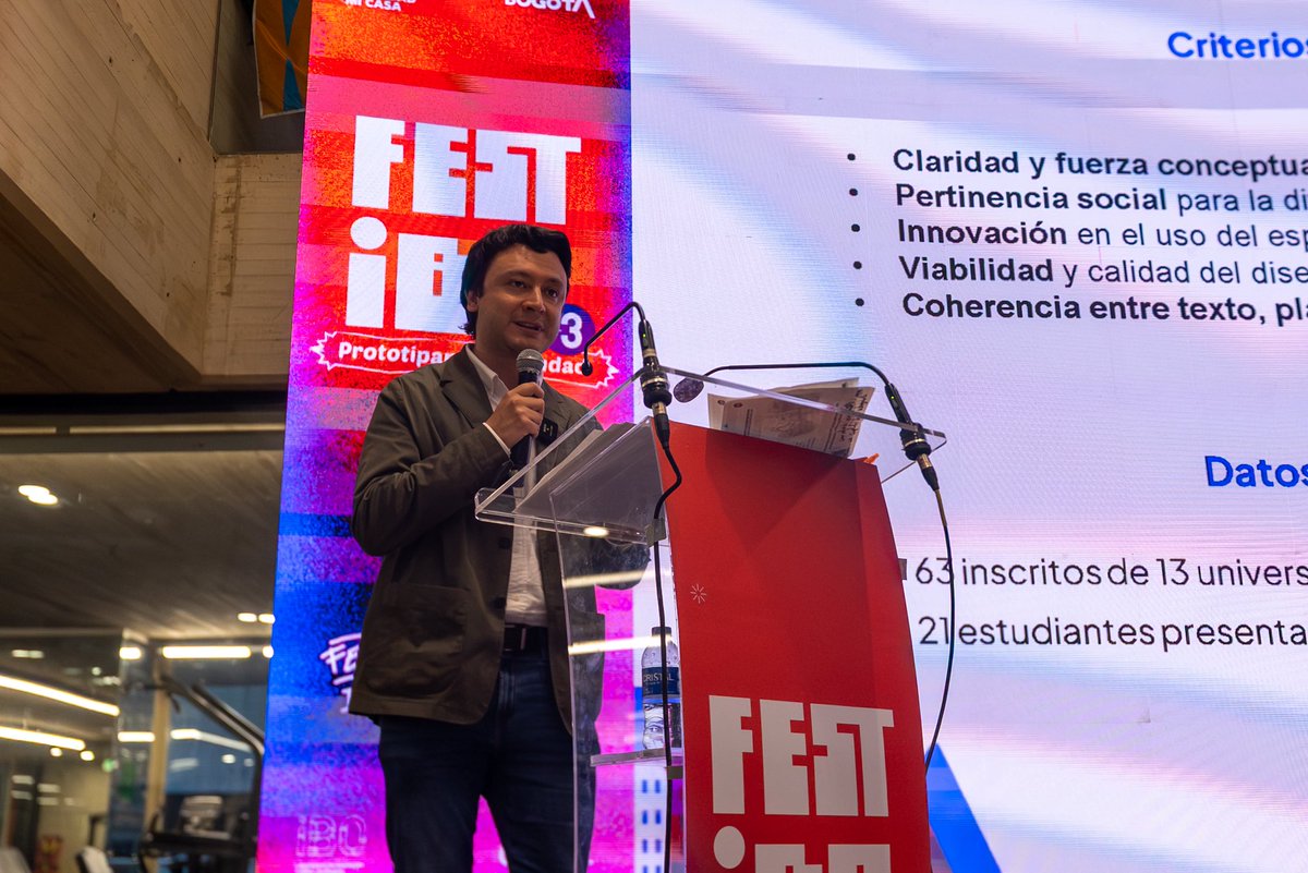 RenoBo_Bogota's tweet photo. 🎉 ¡Hoy celebramos el talento joven que imagina una Red CADE más cercana para Bogotá!
En la premiación del concurso #ChallengeCADE, liderado por @Renobo_Bogota y @GobiernoBTA, reconocimos las mejores ideas para transformar estos espacios para la atención a la ciudadanía. 🧵👇 https://t.co/TGwEEtyY3m