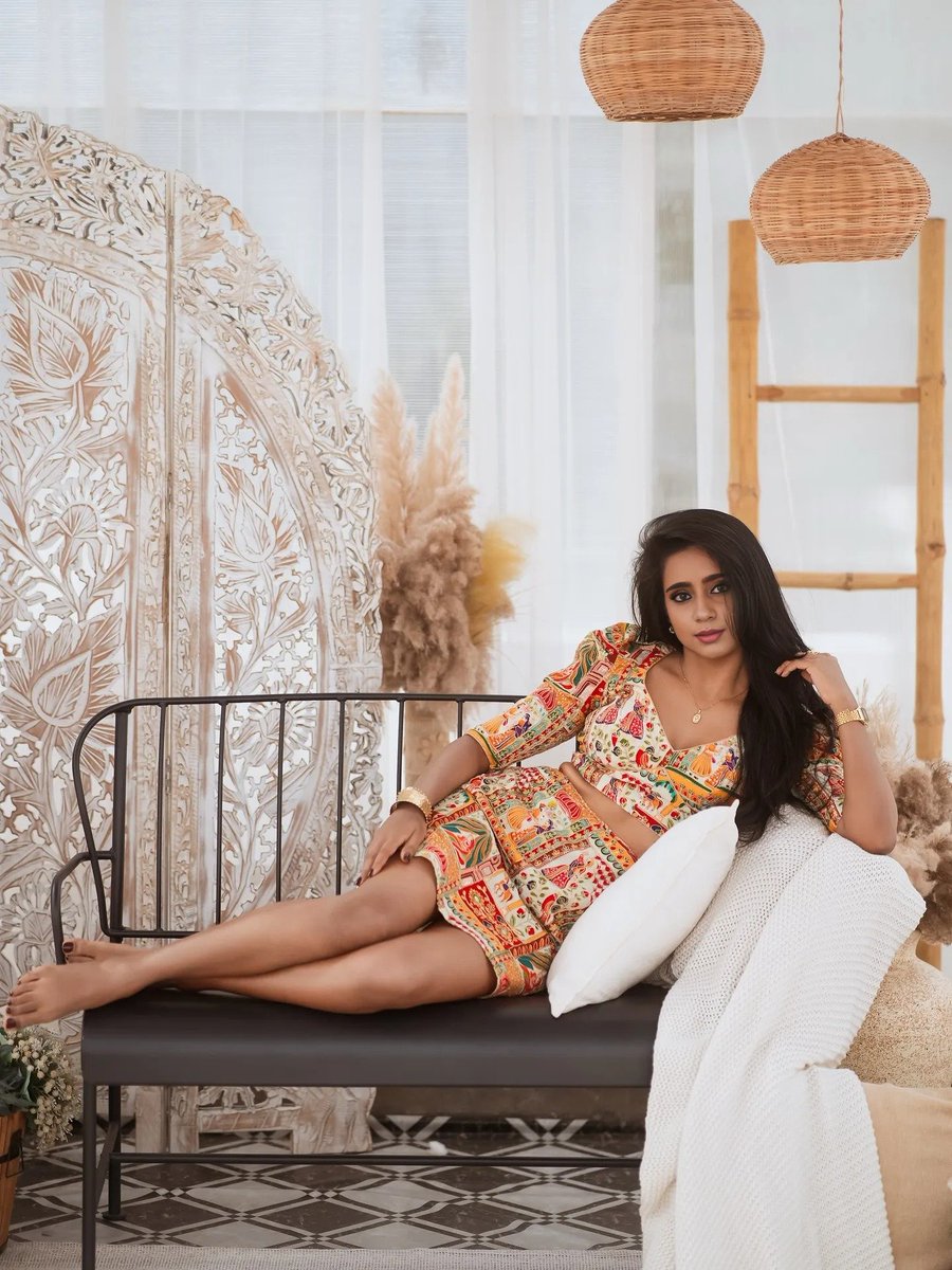 manisha_mithra's tweet photo. Growing up but not old 😜 #trendyfashion #trendydress #trendygirl #trendylook #trendystyle #girlsstyles #girlsswag #girlstrends #girlsoutfits #girlsfashion #girlswear #girlsmagic #girlsmakeover #girlsposes #duskybeauty #tamilponnu #nammaveetuponnu #thalaivarnirandharam #Jailer https://t.co/agmgSEQMUM