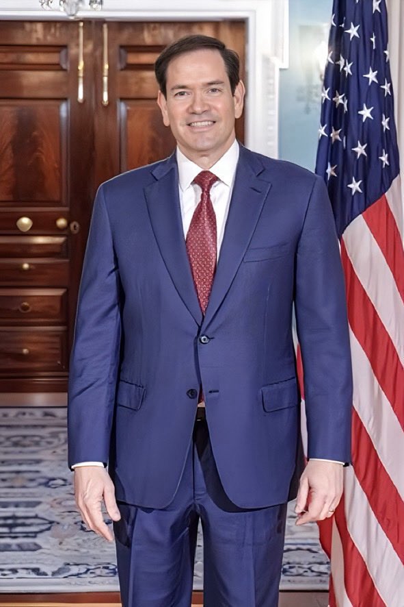 🚨Update: "I find it INTERESTING all these countries want us to send nuclear-capable Tomahawk missiles to defend Europe. But when the United States positions aircraft carriers in OUR hemisphere, where we live, somehow that's a PROBLEM!"

"I don't think that the European Union