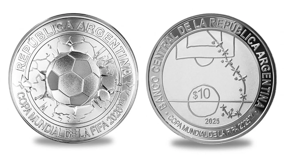 Digit_Corp's tweet photo. El Banco Central de la República de Argentina emitió una moneda conmemorativa de plata en homenaje a la @FIFAWorldCup  2026™ que incluye un detalle especial del célebre gol de Diego Armando Maradona contra Inglaterra en México 1986.

#FIFA #DigitCorp https://t.co/xhQrIXhTjV