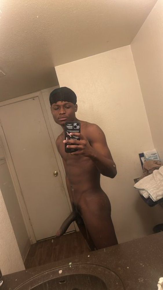 BIG DEZO 👑 tweet media