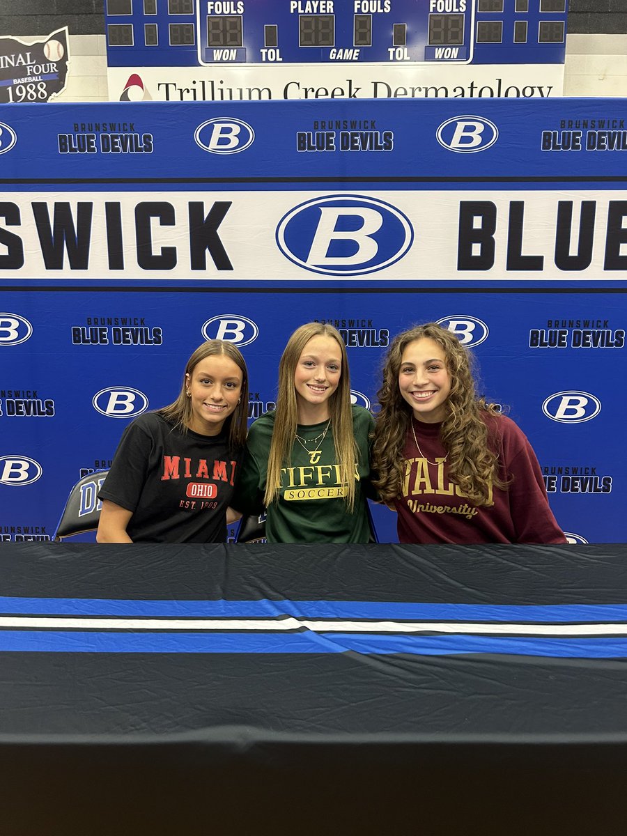 ZRoberts2026's tweet image. Happy signing day!!! 🙌🙌
@BHSGoBigBlue #trackandfield #RiseUpRedHawks #longjump