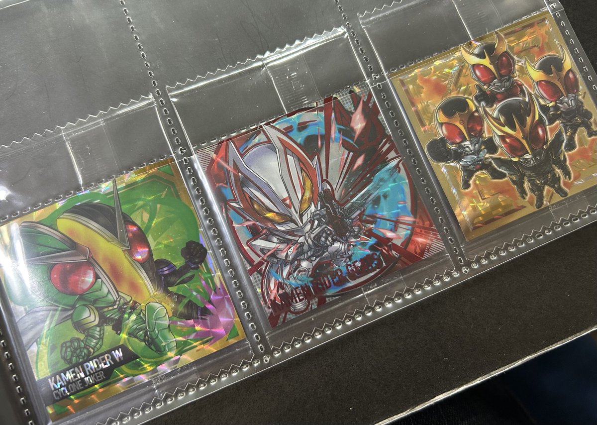 KEYVEX_design's tweet image. 最近ハマってるギーツが欲しくて、仮面ライダーウエハースを3つ買ったら、コレ🤣👍✨
次はまちぼうけのギーツ欲しいw

#仮面ライダー
#仮面ライダーギーツ
#マークⅨ
#マークⅡが一押し！
#おまけシール