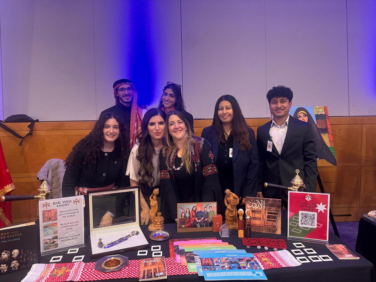 JorEmbUS's tweet photo. Our embassy interns took part in a series of cultural events across Washington, D.C. this fall — celebrating the creativity, warmth, and rich heritage of #Jordan.

We are so proud of their enthusiasm and dedication in showcasing the best of our beautiful country! Shukran ❤️🇯🇴 https://t.co/PNLVeP4tW2