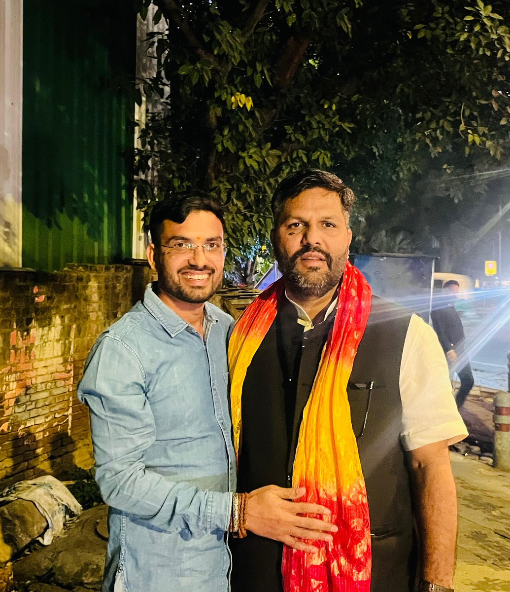 RakeshGurjar017's tweet image. गुर्जर समाज की आन, बान, शान एवं समाज को दिशा देने वाले यशस्वी नेतृत्वकर्ता, राजस्थान देवनारायण बोर्ड के अध्यक्ष एवं भाजपा राजस्थान के प्रदेश महामंत्री आदरणीय श्री ओमप्रकाश भडाना जी से आज दिल्ली में आत्मीय मुलाकात हुई।

आपका जीवन समाजसेवा, समर्पण और नेतृत्व का जीवंत उदाहरण है।