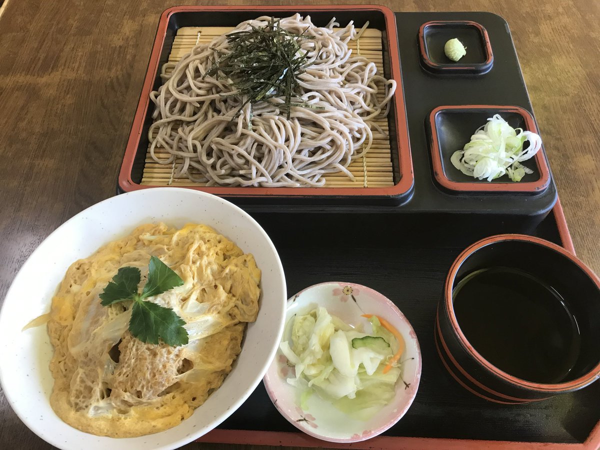 角座敷ザル 1-529-3 本体 つゆ入れ 8個 黒塗 内朱 蕎麦 そば 割烹 角