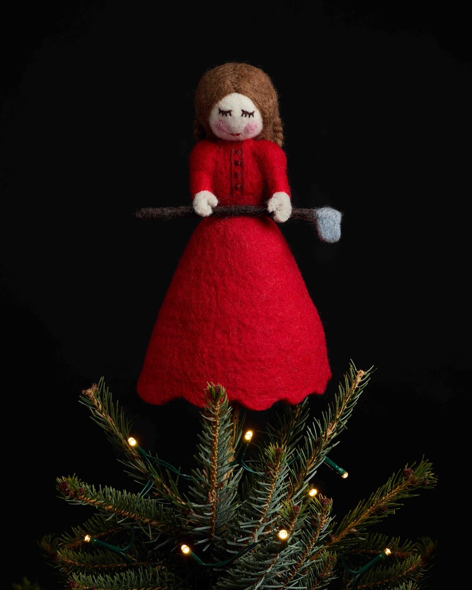 A24が発売する『Pearl パール』のクリスマスオーナメントが可愛い