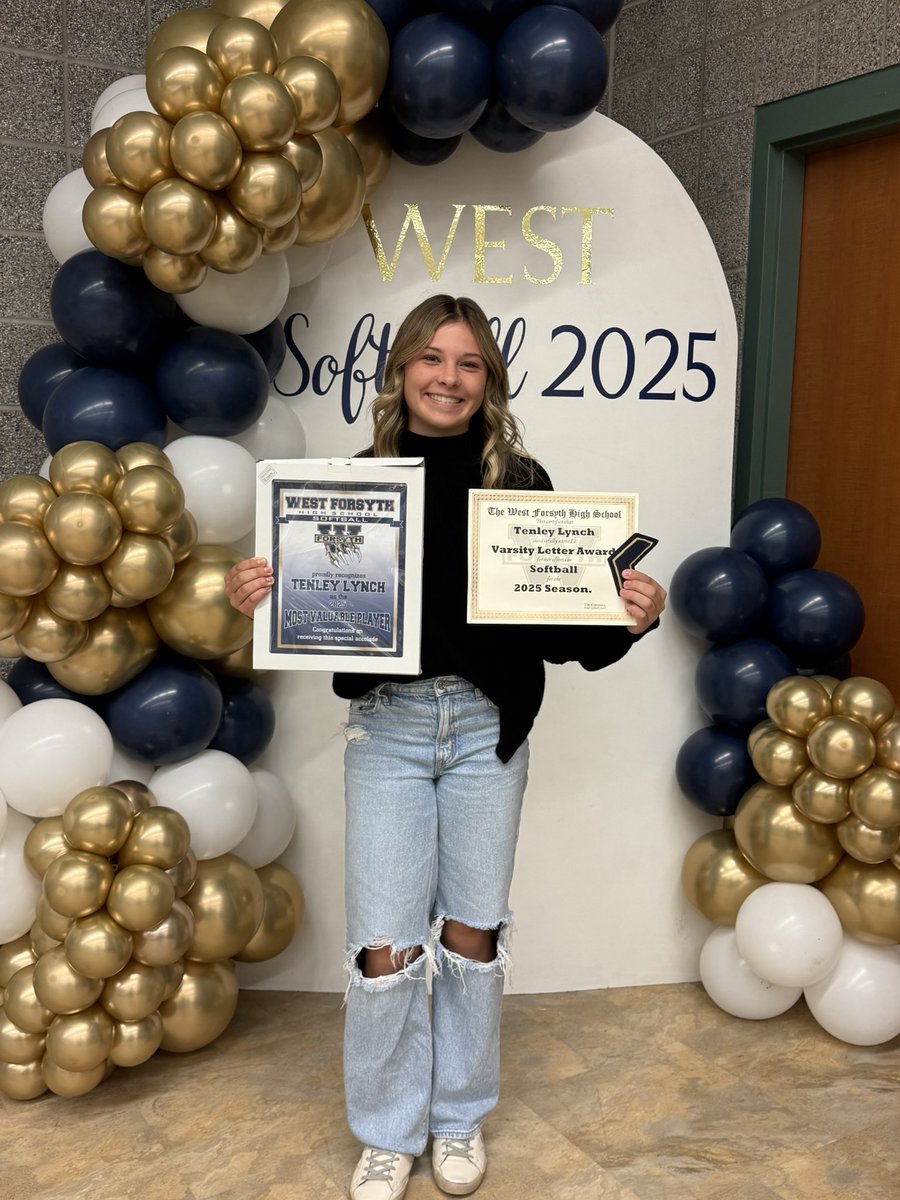 TenleyLynch_34's tweet image. SO thankful to receive MVP and Academic All-Region for @westsoftball20!!! Huge thank you to @CoachKrat, @aves_wass01, Coach Higgins, and Coach Orr for making my sophomore year so special. Can’t wait for year 3!!! 💙💙💙