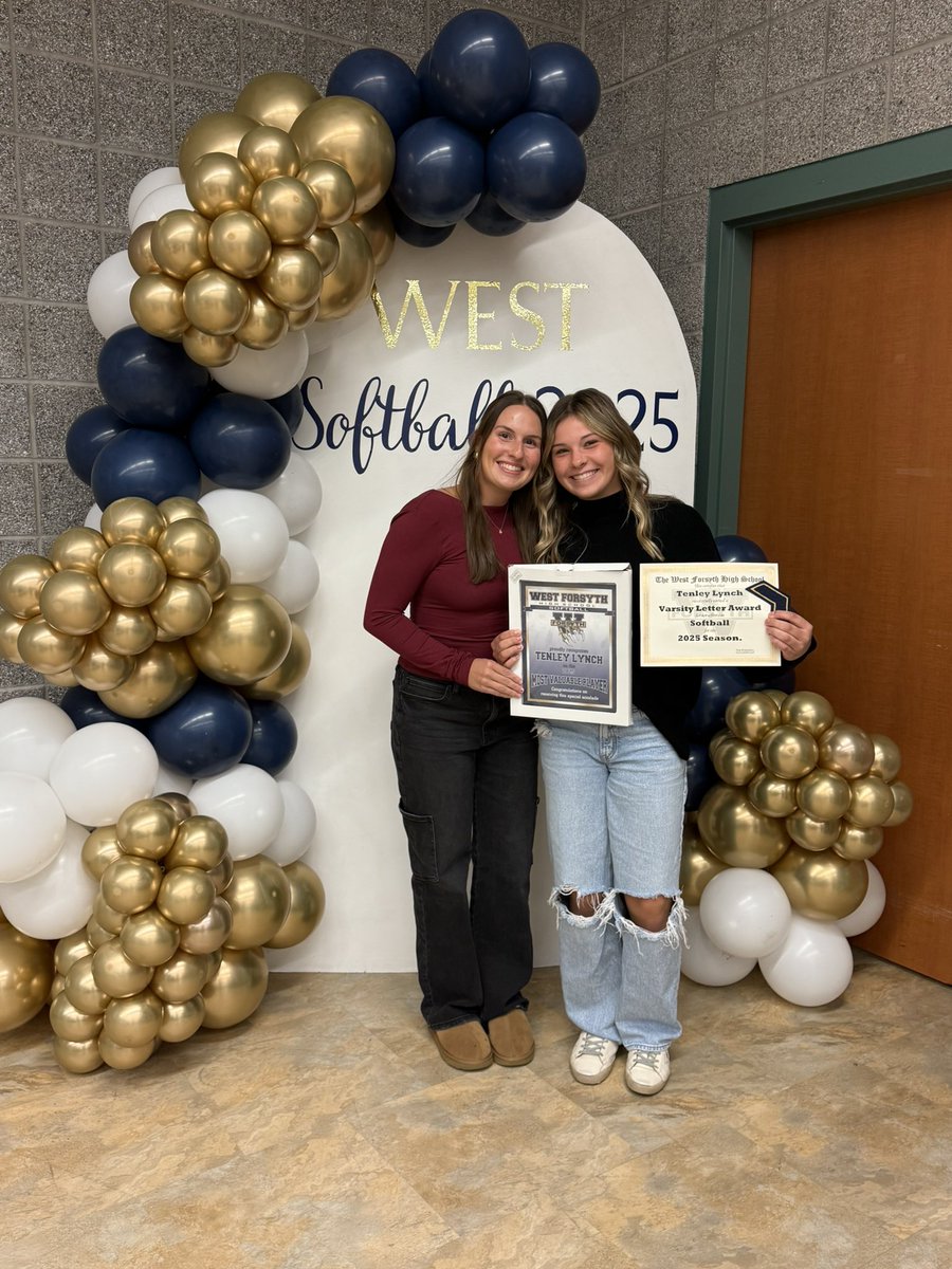 TenleyLynch_34's tweet image. SO thankful to receive MVP and Academic All-Region for @westsoftball20!!! Huge thank you to @CoachKrat, @aves_wass01, Coach Higgins, and Coach Orr for making my sophomore year so special. Can’t wait for year 3!!! 💙💙💙