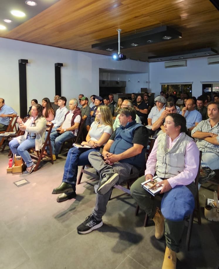 Almacén Rural tweet media