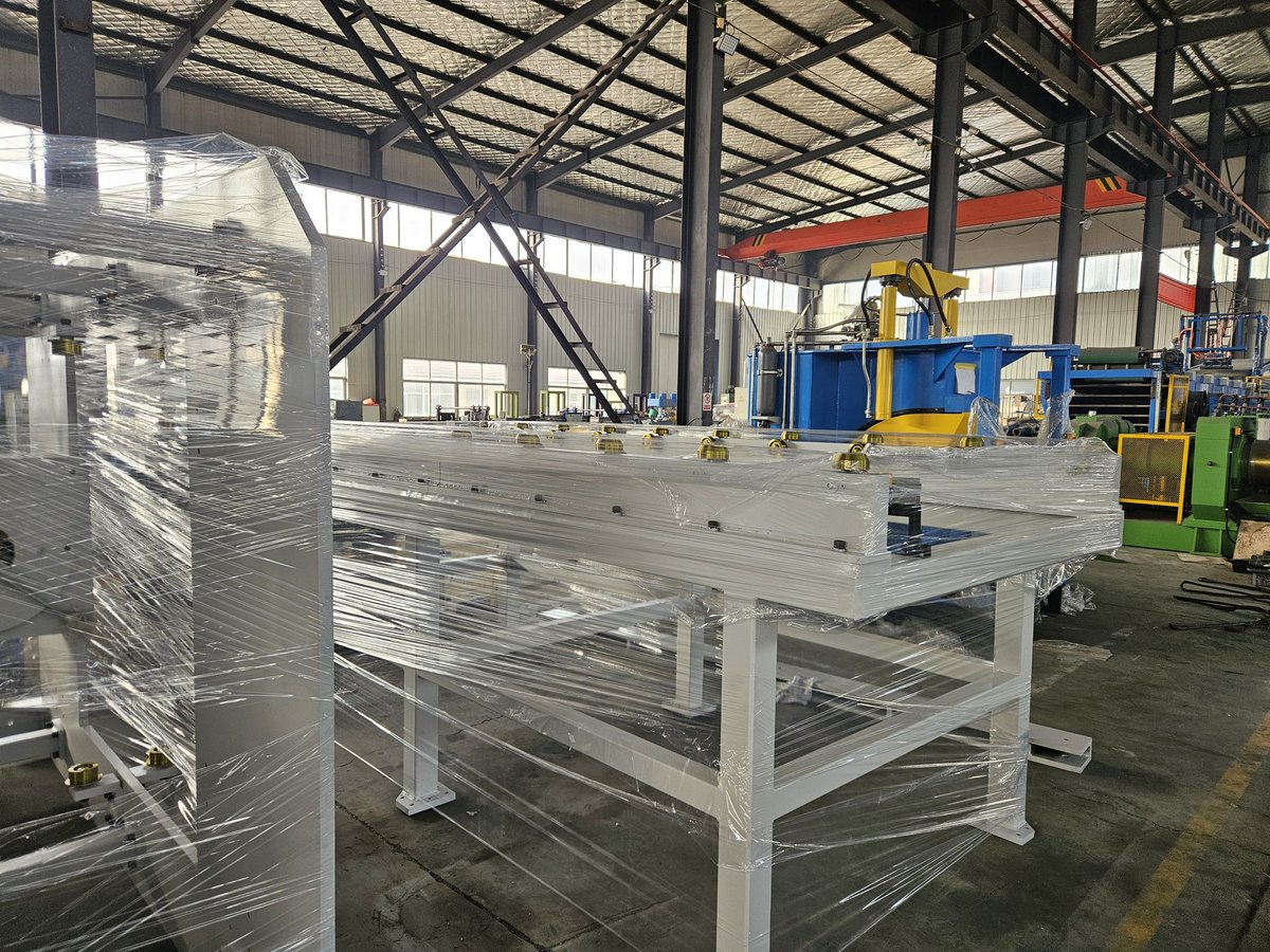 Rubber vulcanizing press machine ship to client