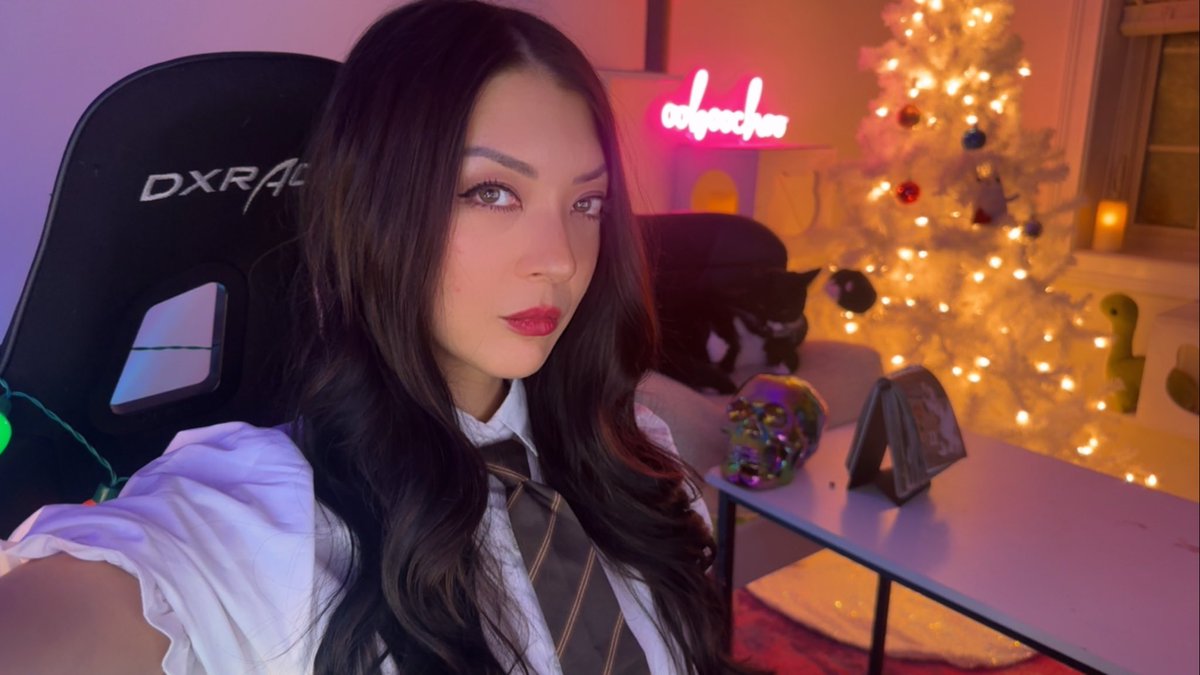 how early is *too* early to decorate for christmas? I’d say before Halloween is too early but after that, it’s free game. wbu? 👀