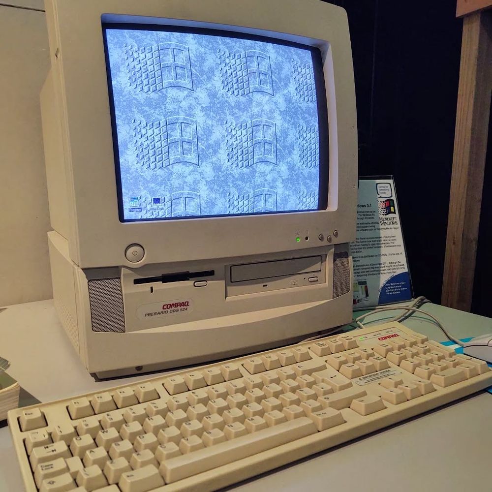 nostalnerd's tweet image. This wallpaper SLAPPED.