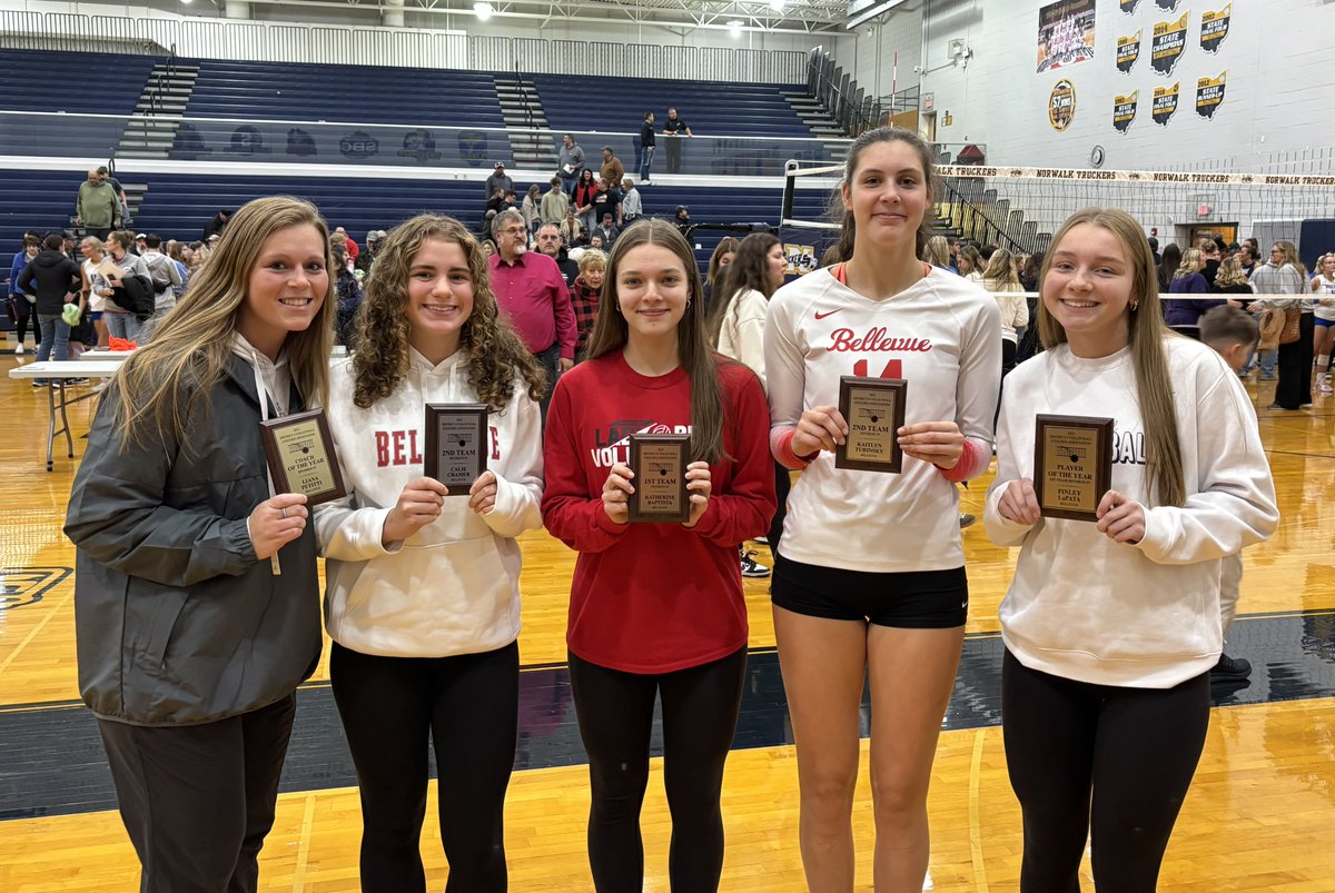 Lady Red representing the District 6 All-Star game. D4 COY Coach Petitti, Calie Cramer 2nd, Kate Baptista 1st, Kaitlyn Turinsky 2nd, Finley LaPata POY. 
#GoRed🅱️ 🏐