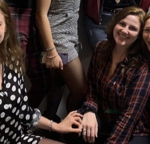 keriimclarry's tweet photo. I found this old (terrible) picture of me and another girl- it’s giving: https://t.co/1Sc7KmK26C